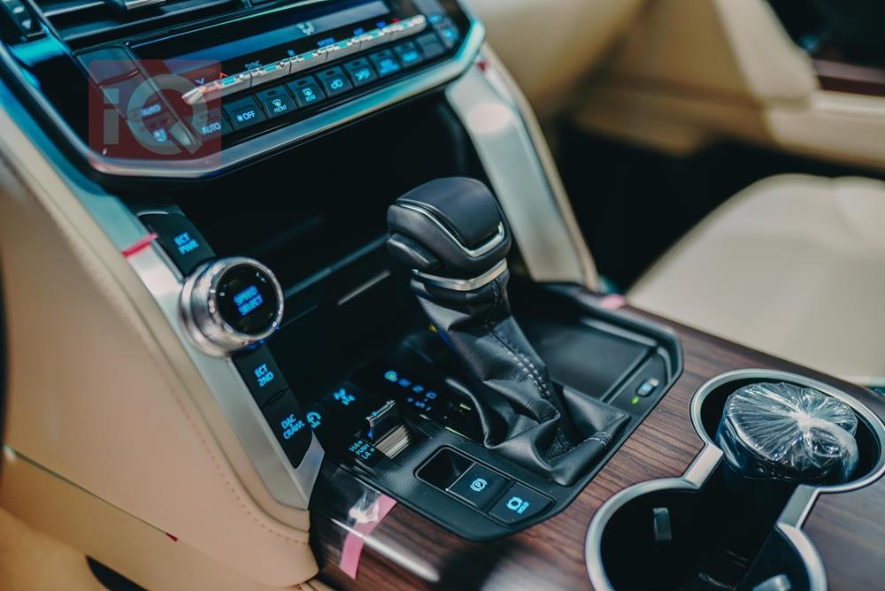 تۆیۆتا لاند کروزەر